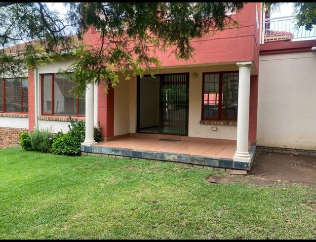 3 BEDROOM TOWNHOUSE FOR SALE IN NORTH RIDING